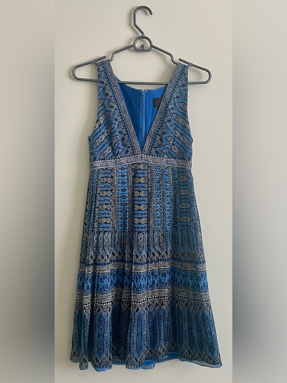 🧊 J. Crew 100% Silk Blue Patterned V-Neck Sleeveless Dress 🧊
